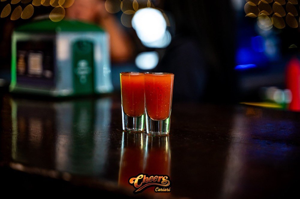 Cocteles en la barra de Cheers